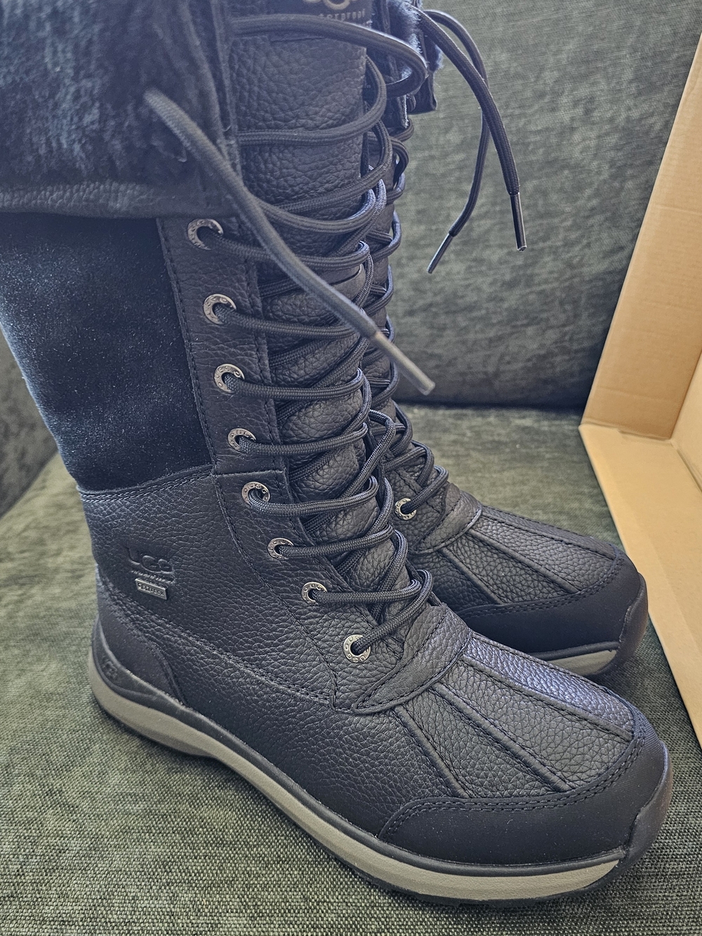 UGG Adirondack Boot Tall III Womens Boot Size 8